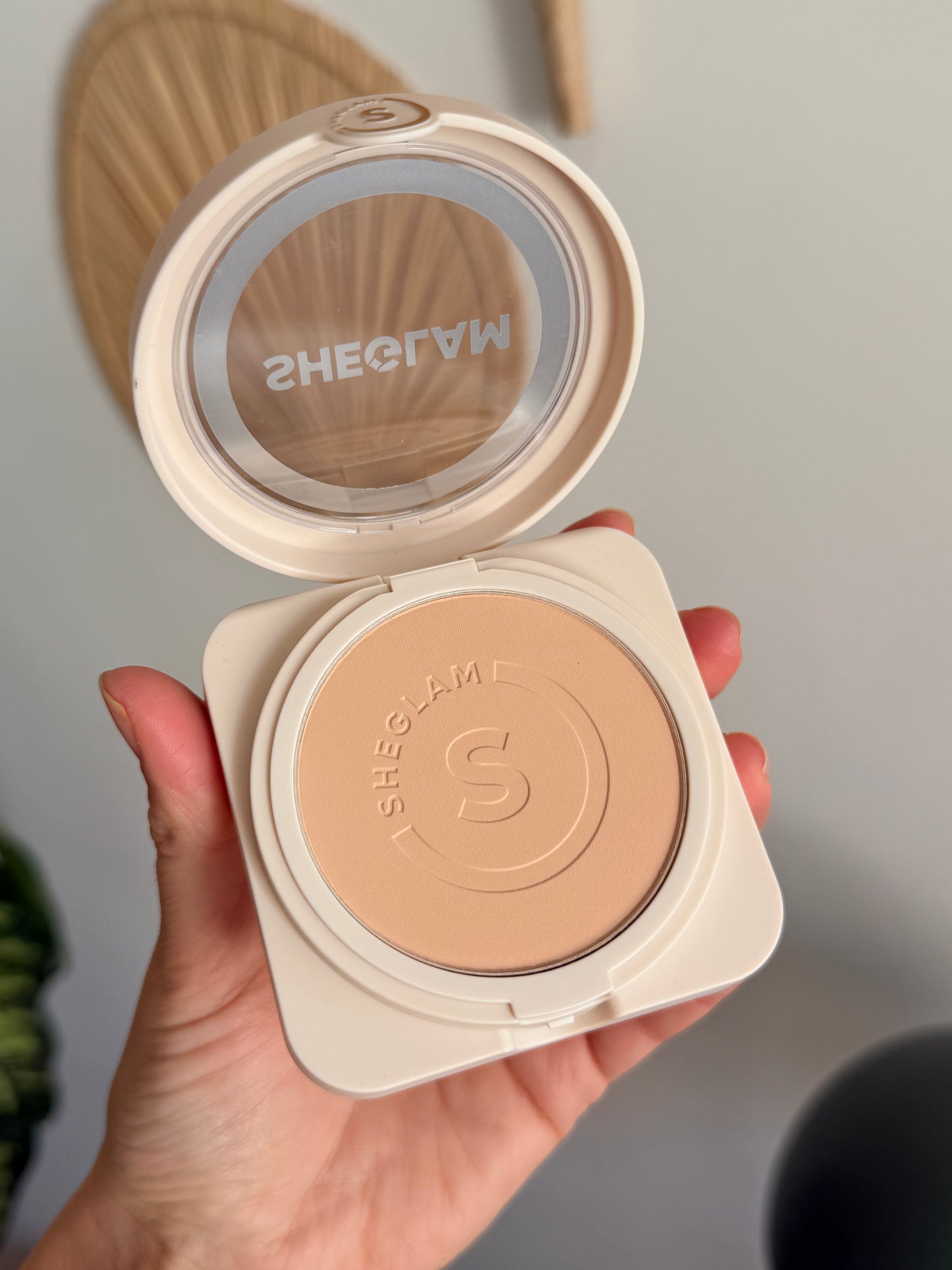 Base en polvo- Sheglam Skin-Focus High Coverage Powder Foundation