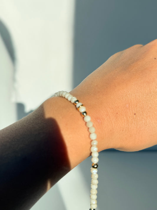 Pulseras cristales beige