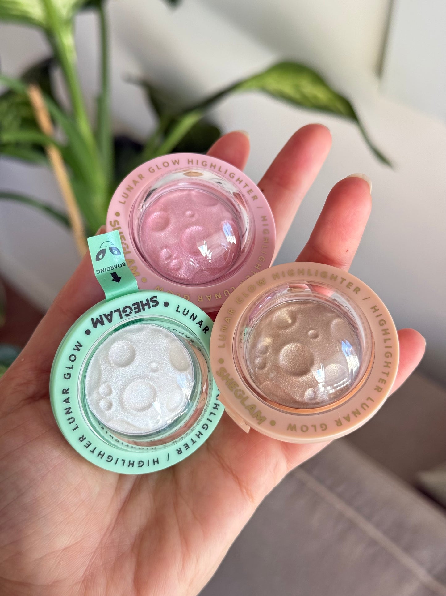 Iluminador compacto- Sheglam Lunar highlighter