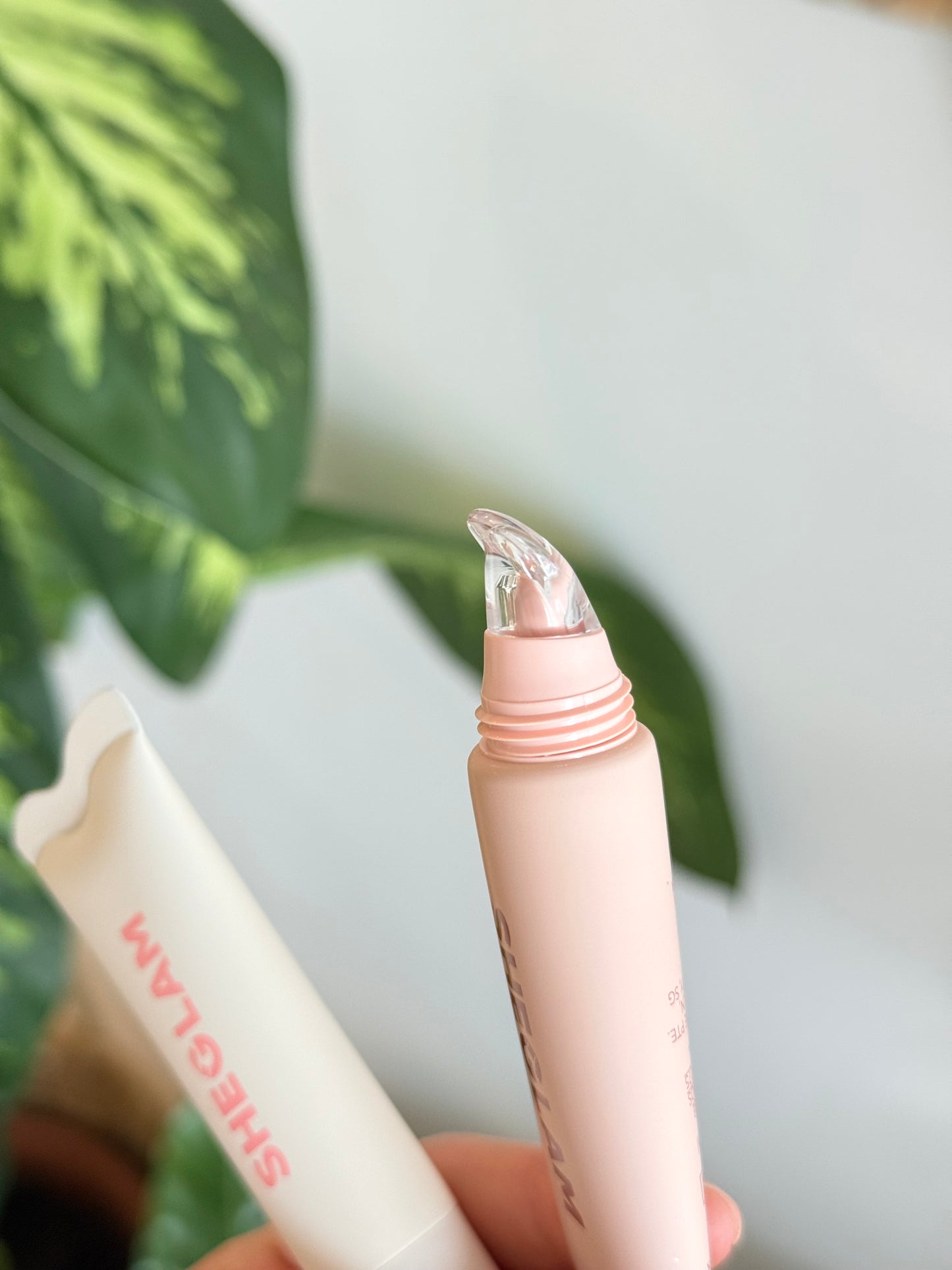 Bálsamo de labios con color - SHEGLAM
