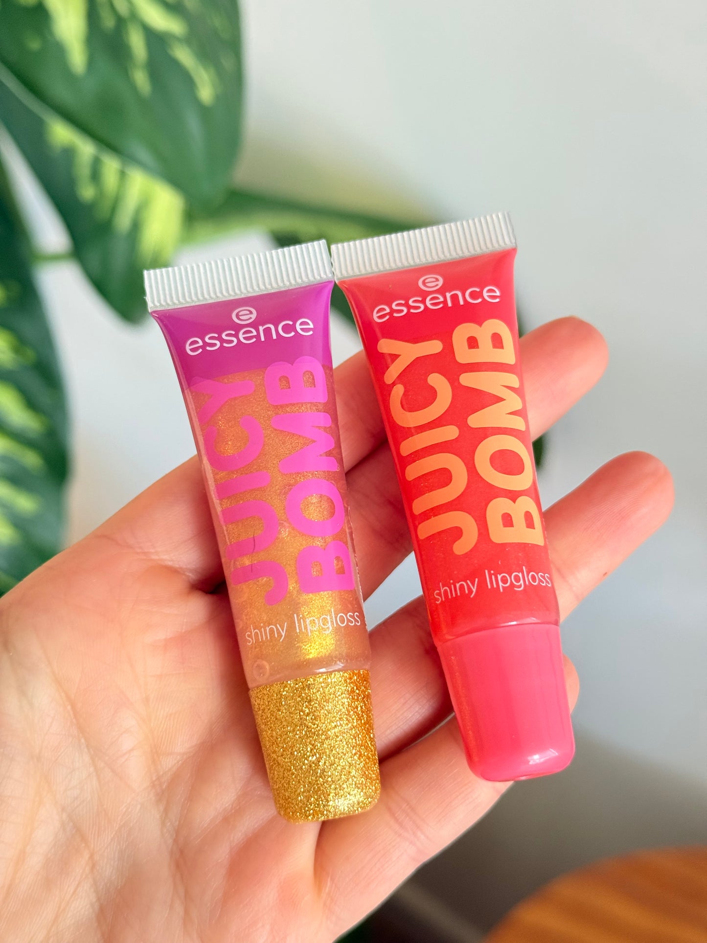 Brillo labial Juice Bomb- Essence