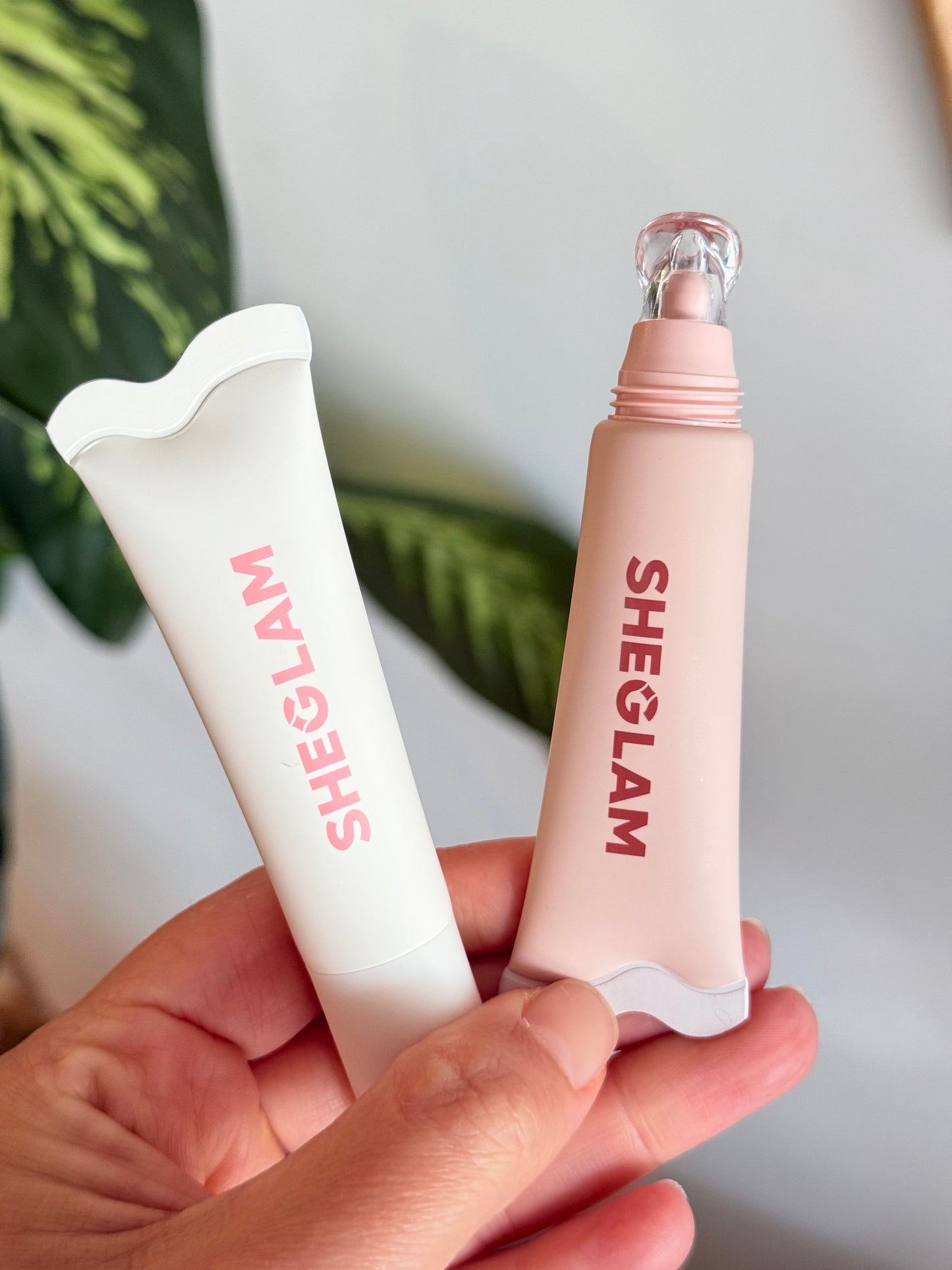 Bálsamo de labios con color - SHEGLAM