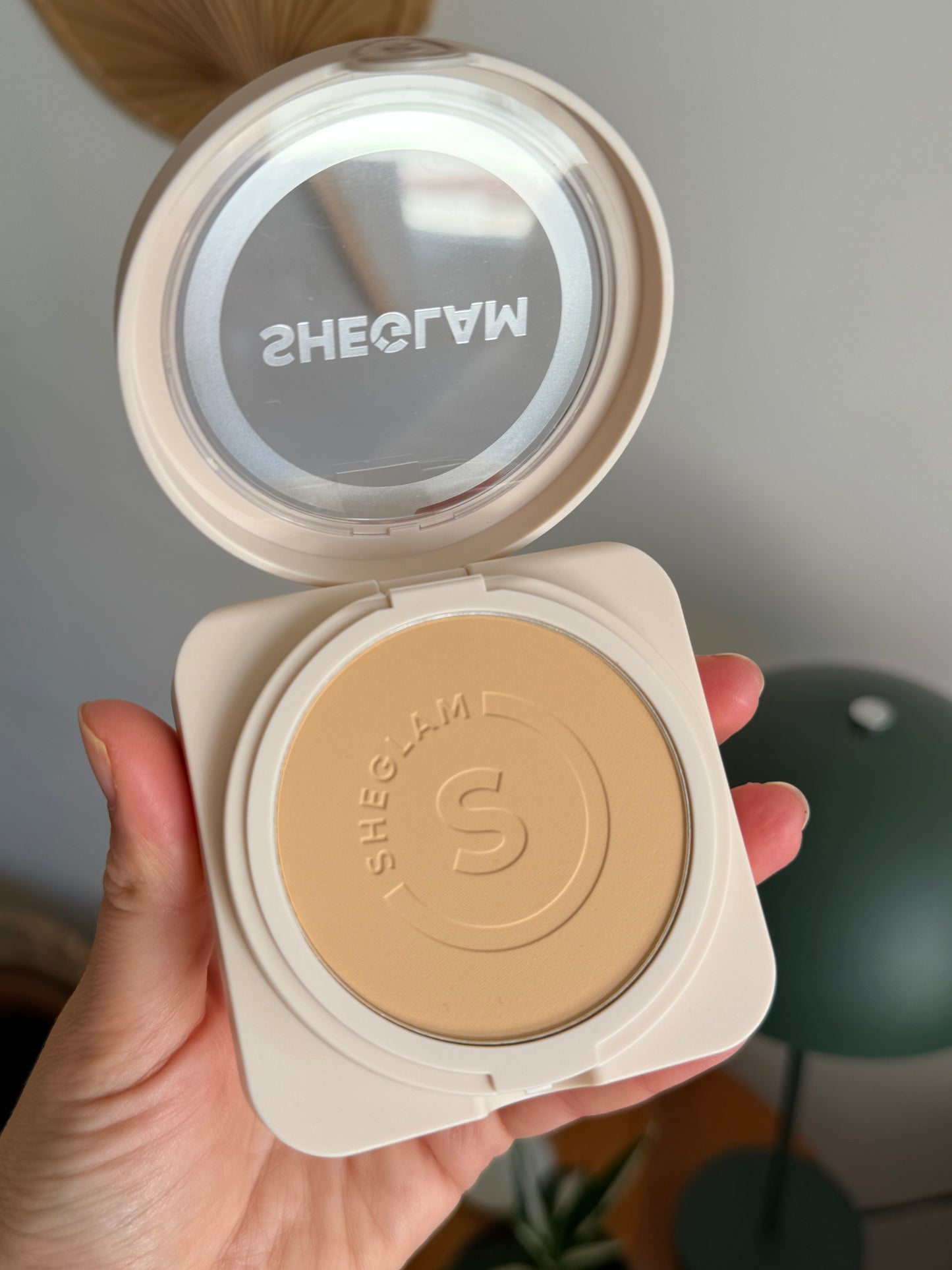 Base en polvo- Sheglam Skin-Focus High Coverage Powder Foundation