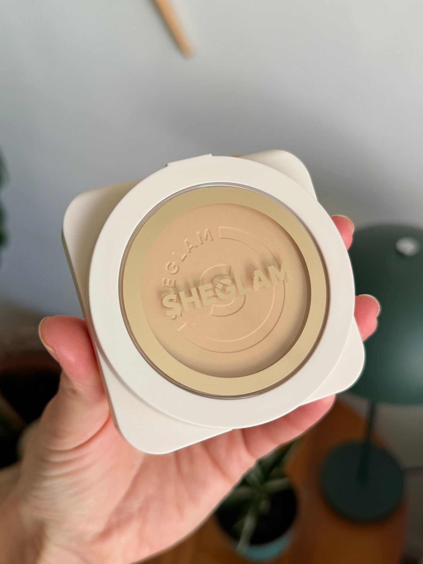 Base en polvo- Sheglam Skin-Focus High Coverage Powder Foundation