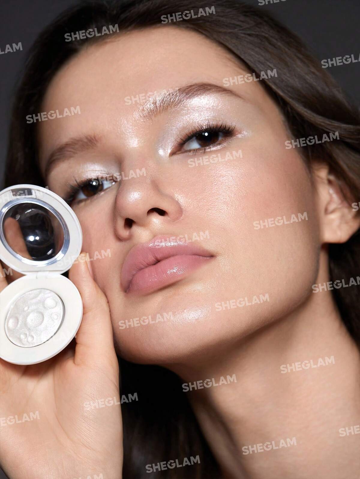 Iluminador compacto- Sheglam Lunar highlighter