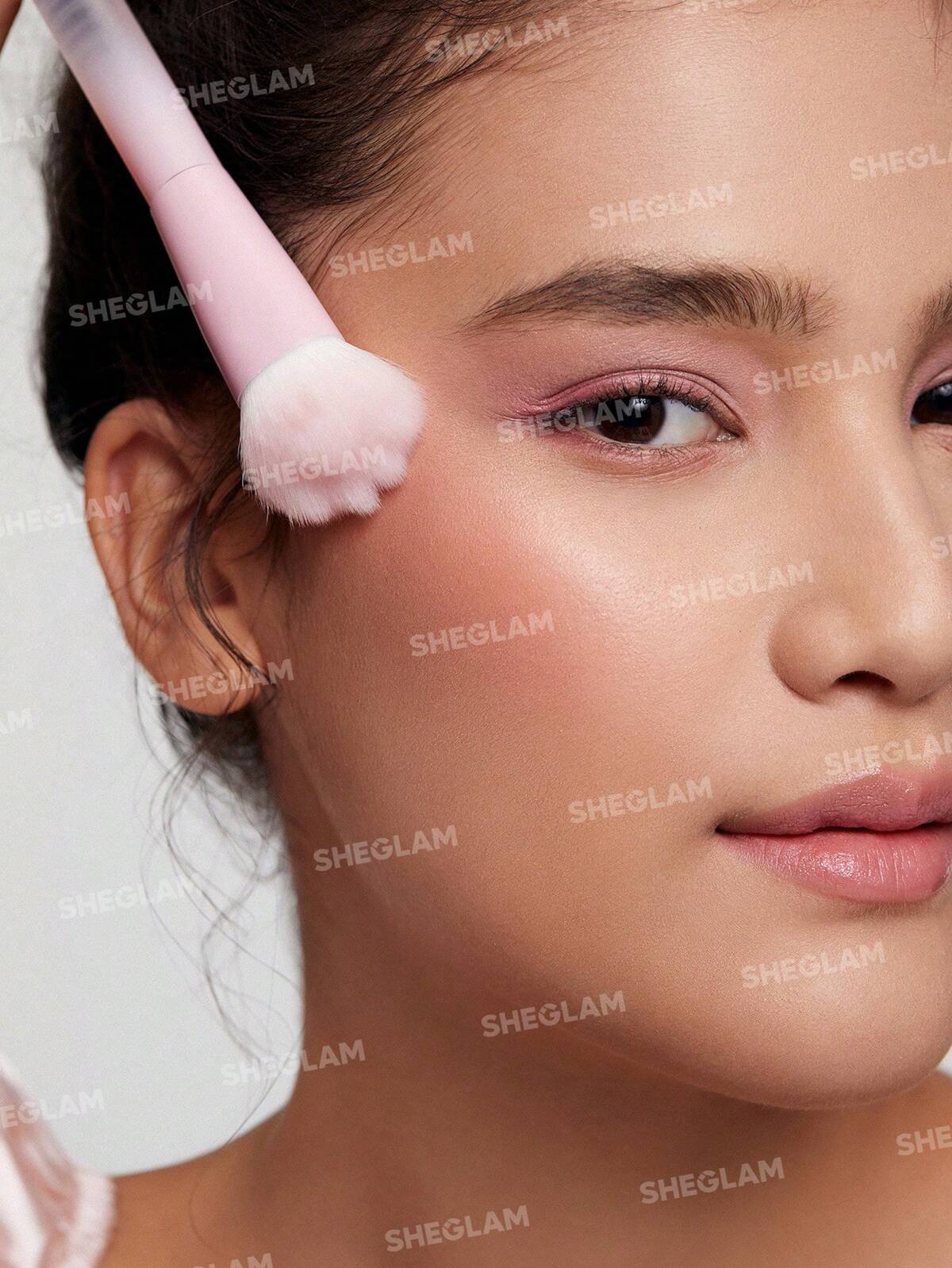 Brocha para productos líquidos- Sheglam color bloom brush