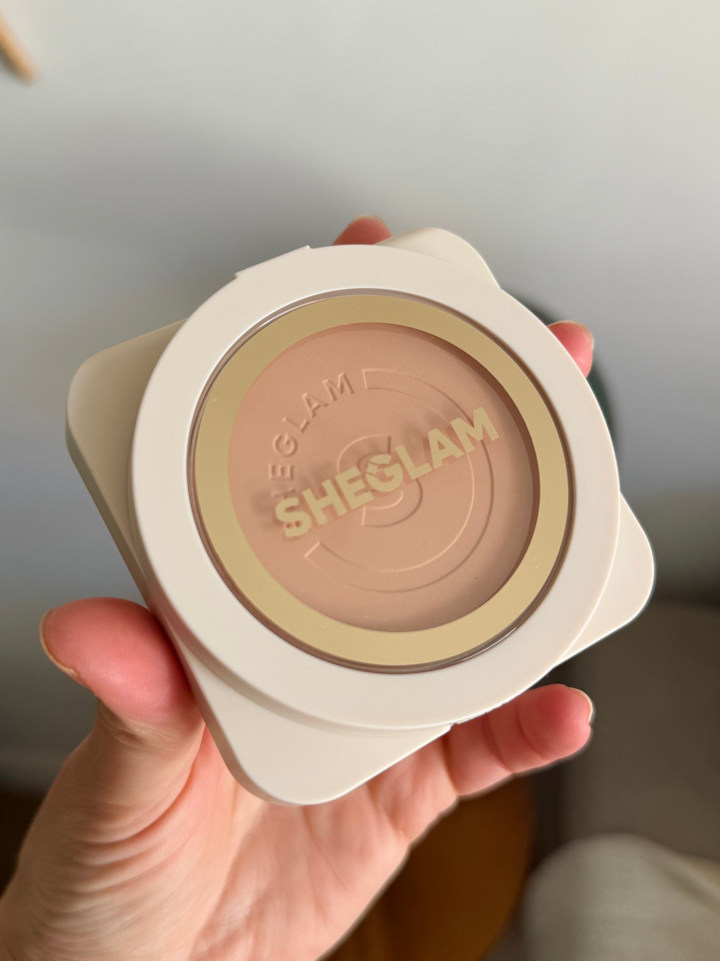 Base en polvo- Sheglam Skin-Focus High Coverage Powder Foundation